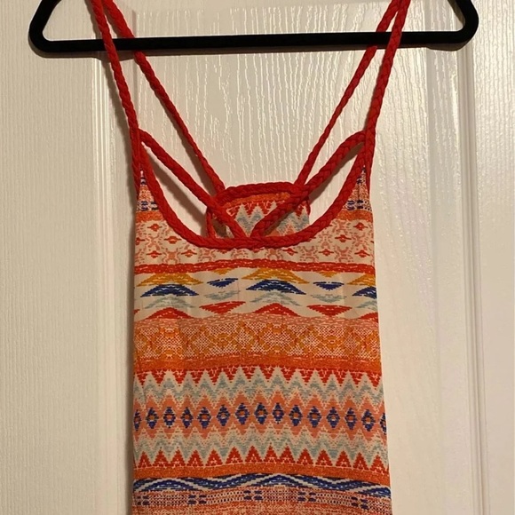 Tribal design tank top size medium - Picture 2 of 3